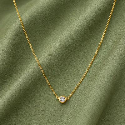 Solitaire Glow Minimal Necklace